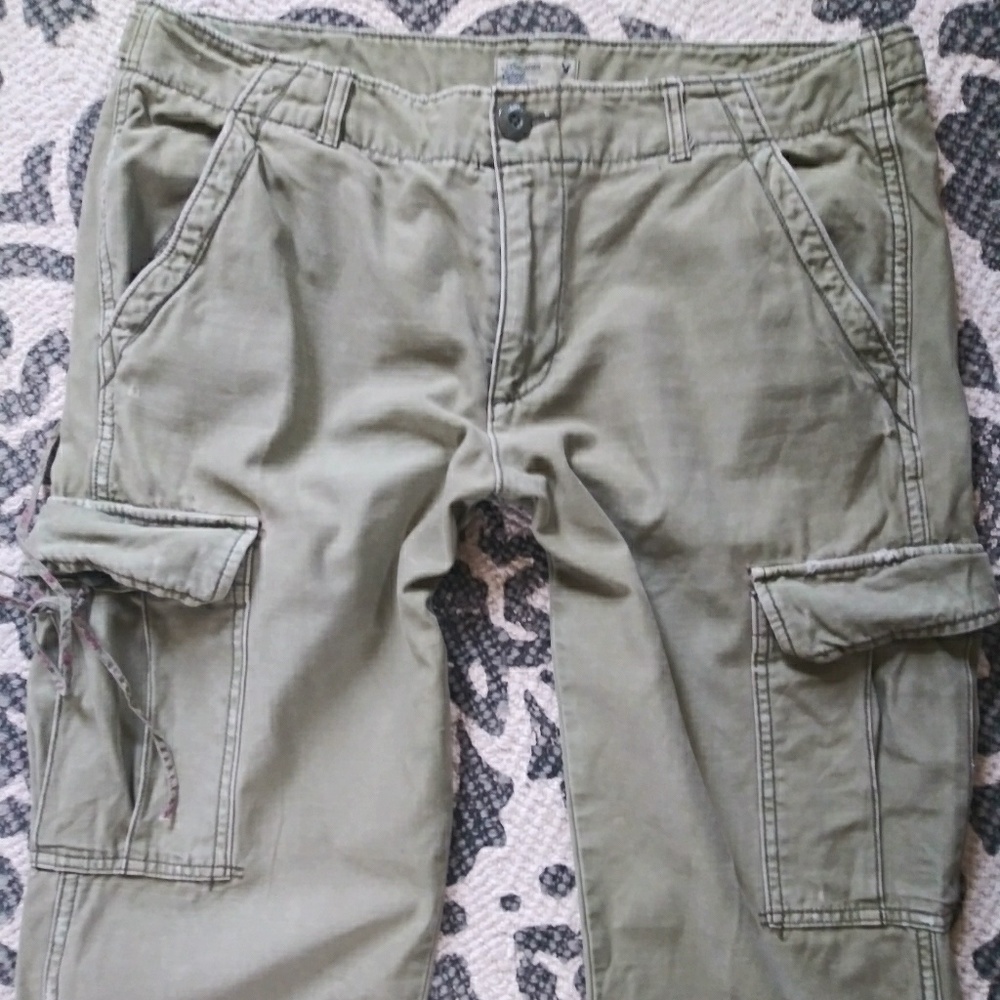 American Eagle Outfitters Olive Cargo Ankle Pants